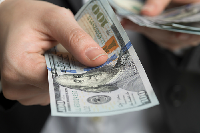 ハワイでは現金が必要？