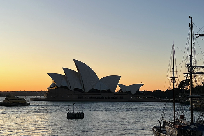 オーストラリア