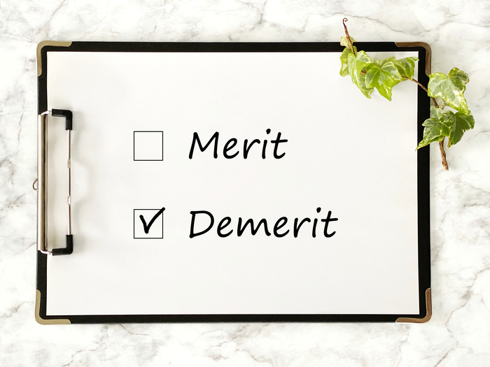 デビットカードやクレジットカードでデポジットを支払う3つのデメリット