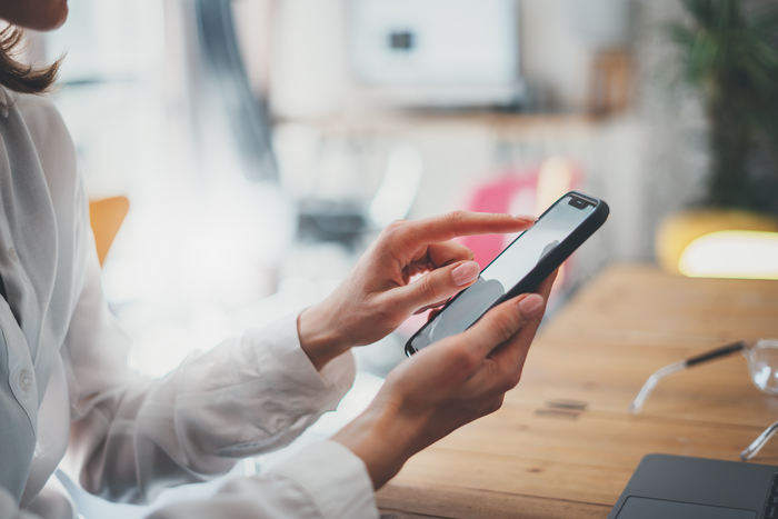 【メリット③】スマホ＆アラートサービスでお金の管理もかんたん！