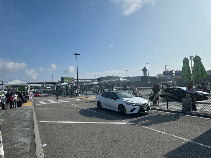 アメリカでの移動手段はタクシー?それとも配車サービス?