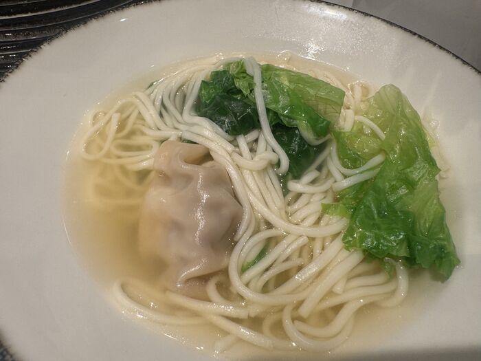 雲呑麺（ワンタンメン）── ワンタン麺