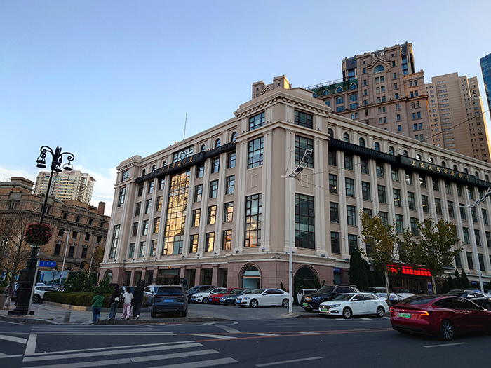 交通事故が多いため歩きスマホは控える