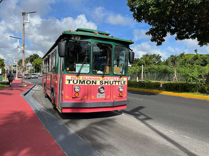 グアム内の主な移動手段は？