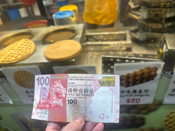 現金しか対応していないお店がある