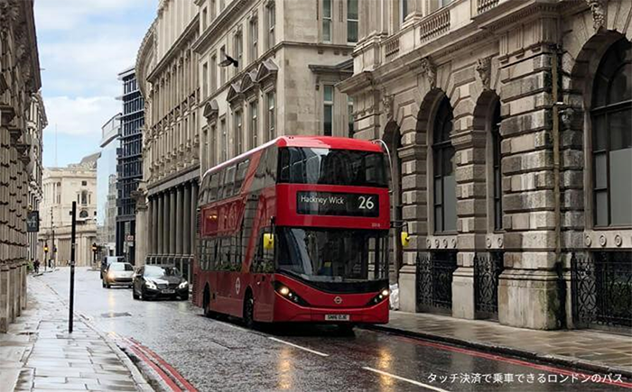 タッチ決済で乗車できるロンドンのバス