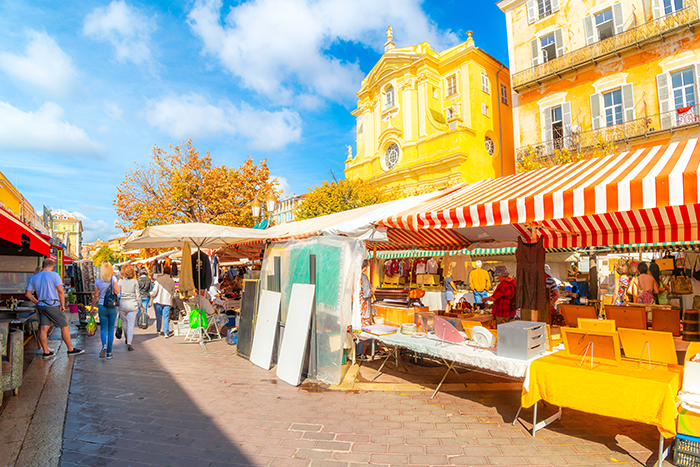 サレヤ広場（Cours Saleya）