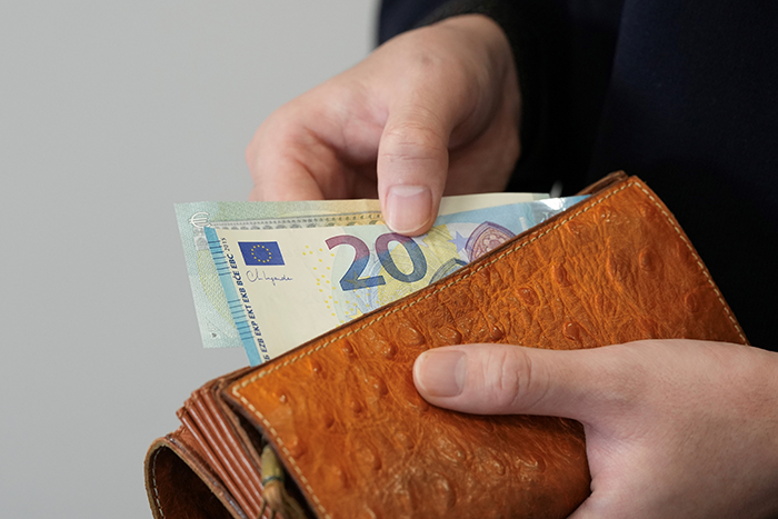 スペインで現金は必要？気になるお金事情・支払い方法について