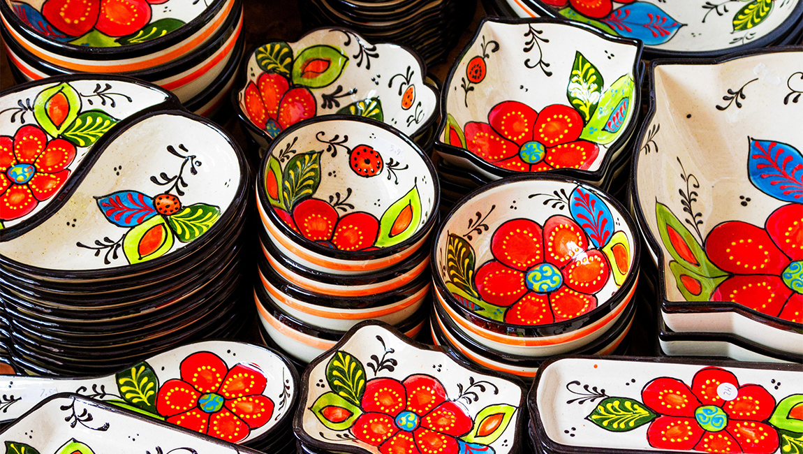 【2026年版】スペインのお土産ガイド｜人気の食べ物・お菓子や雑貨12選！現地のお金事情・支払い方法も紹介